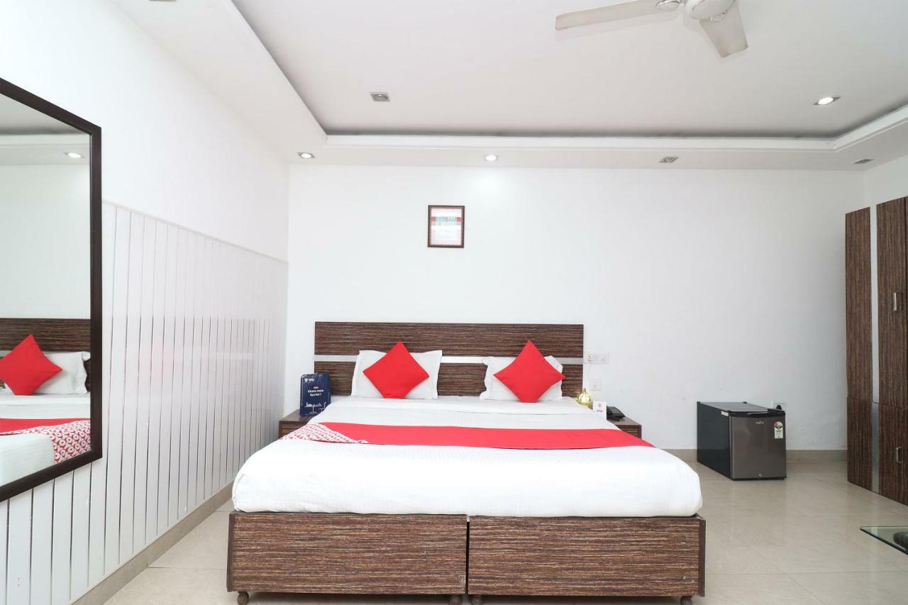 Oyo 10257 Hotel Lotus Park Gurgaon Luaran gambar